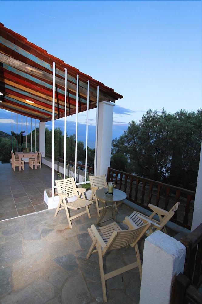 Our House 2 Luxury Suites Kavala Esterno foto
