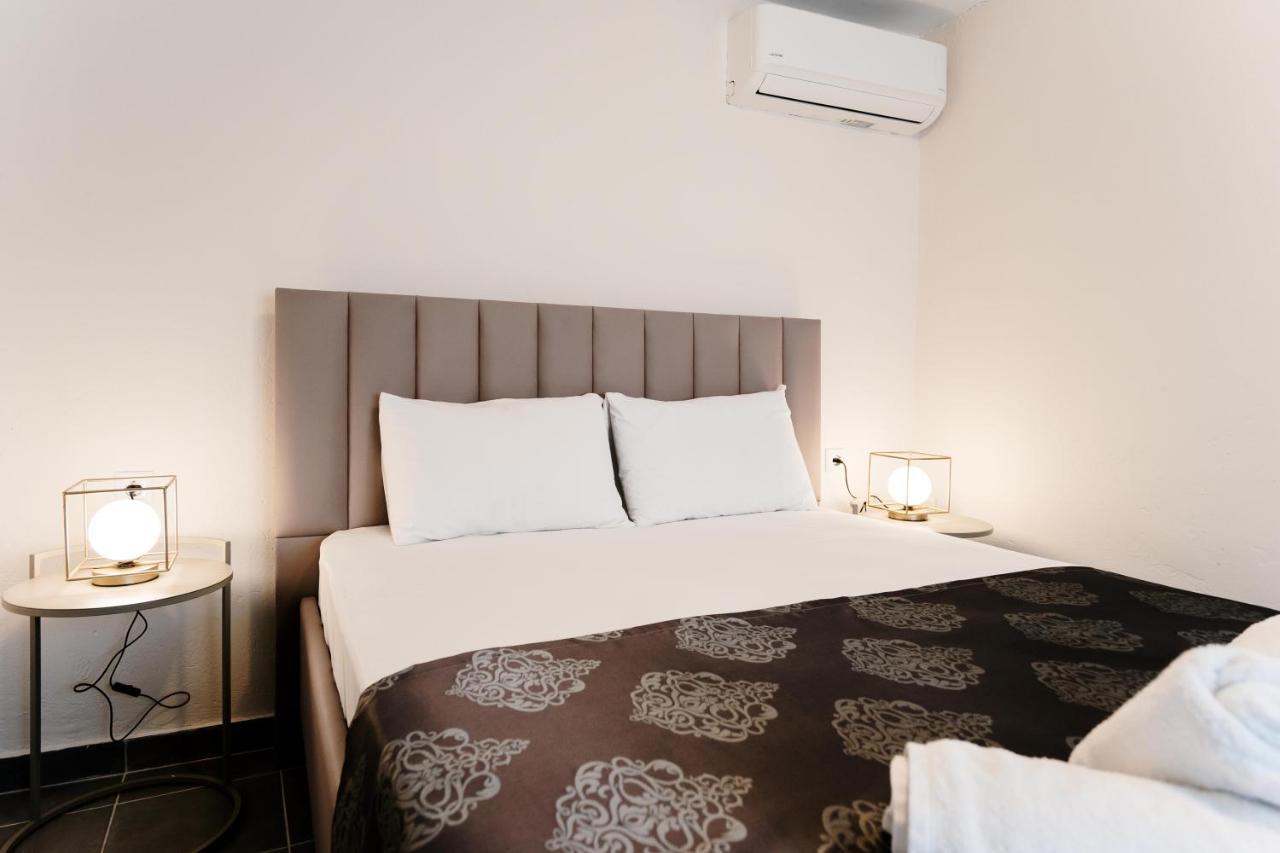 Our House 2 Luxury Suites Kavala Esterno foto